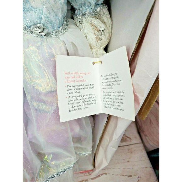 Vintage Paradise Galleries Treasury Collection Porcelain Sleeping Beauty Doll - Picture 6 of 12